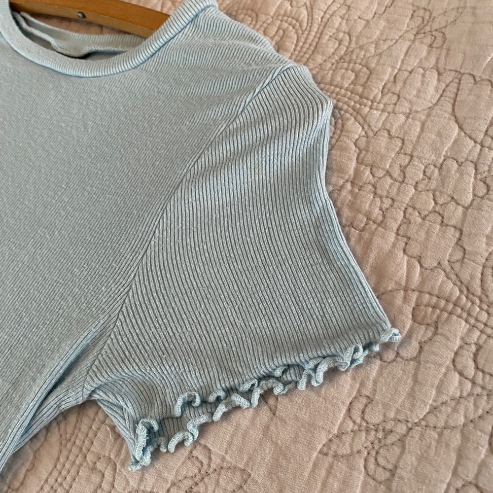 Crop top - Picture 2 of 3